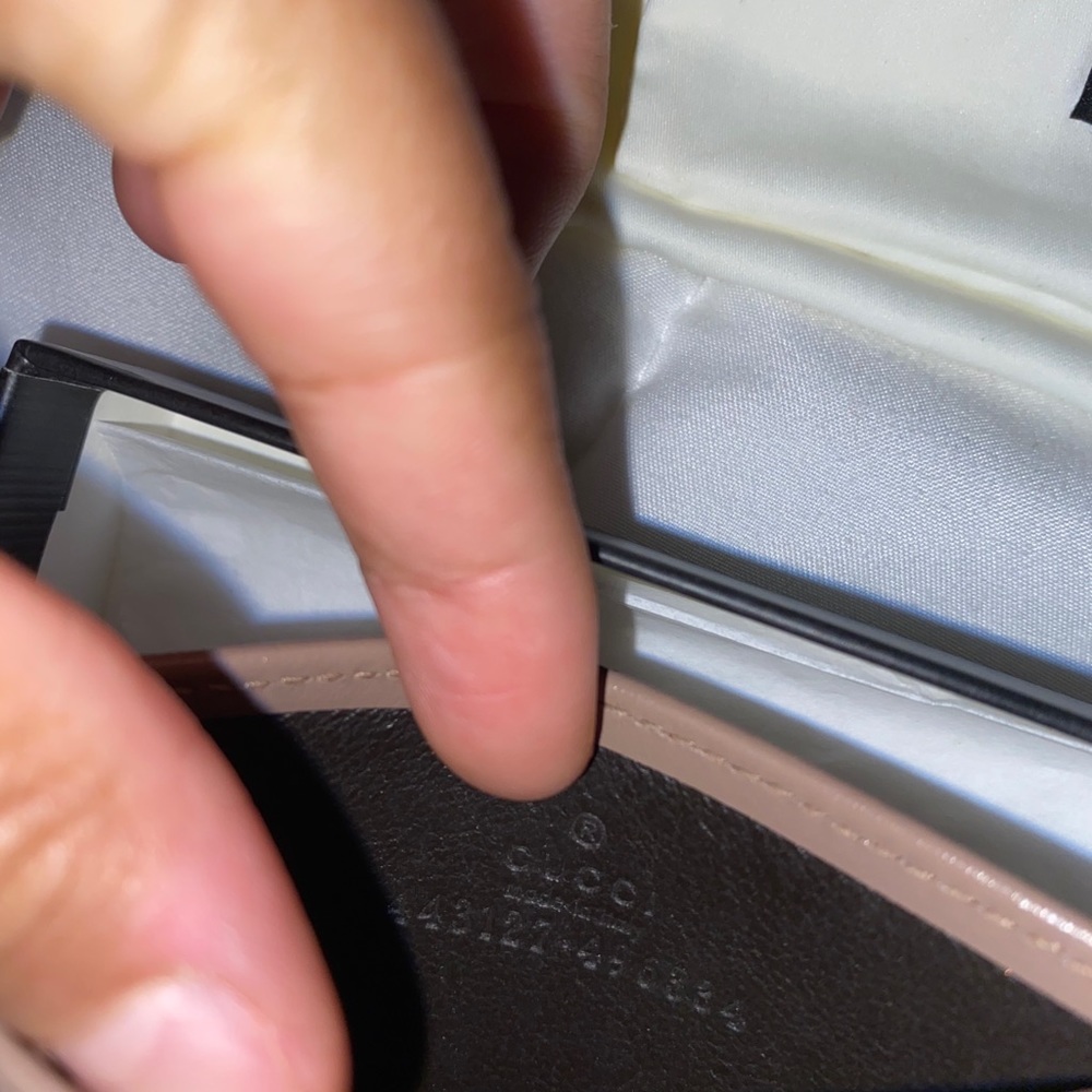 Gucci wallet,this item is 100% authentic.